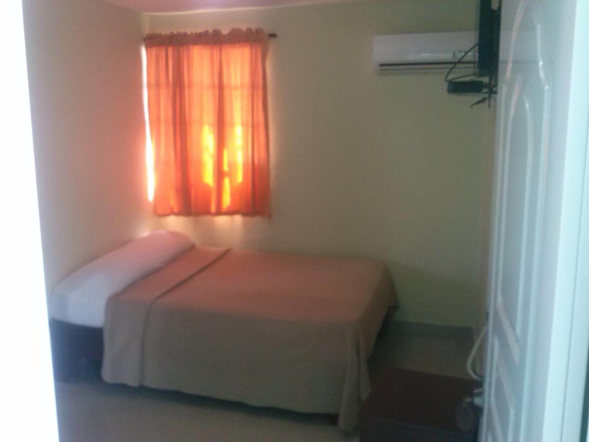 Hotel Cacique Barahona Bagian luar foto